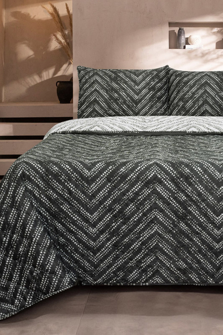 Stippling T-200 Bed Throw