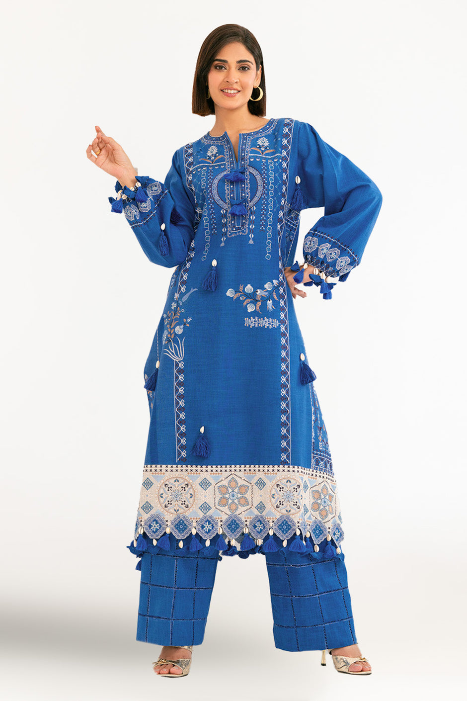 2 Piece Embroidered Khaddar Suit with Borders and Sleeve Bunches on Organza
