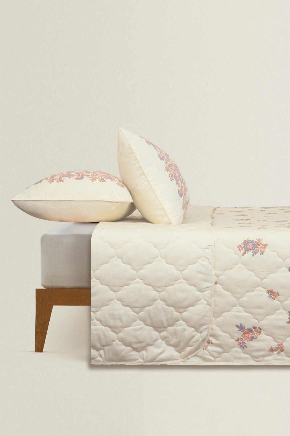 Tea Floral Bed Throw