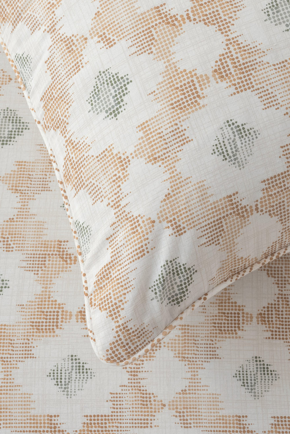 Tone Pixel Bed Sheet Set