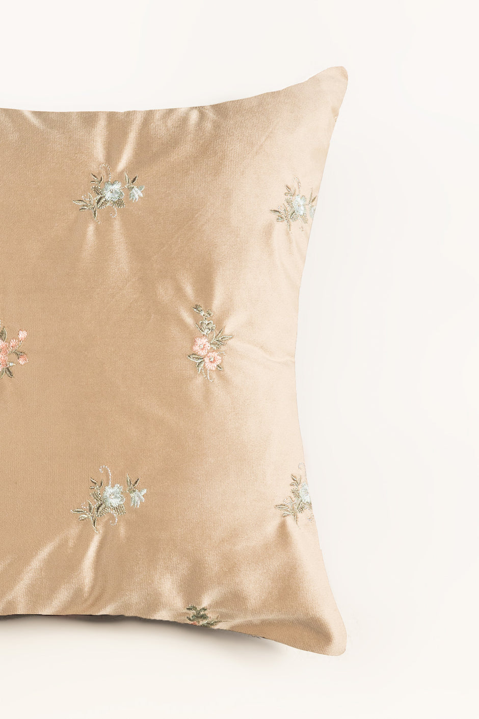 VEC -26-22 Velvet Embroidered Cushion Cover