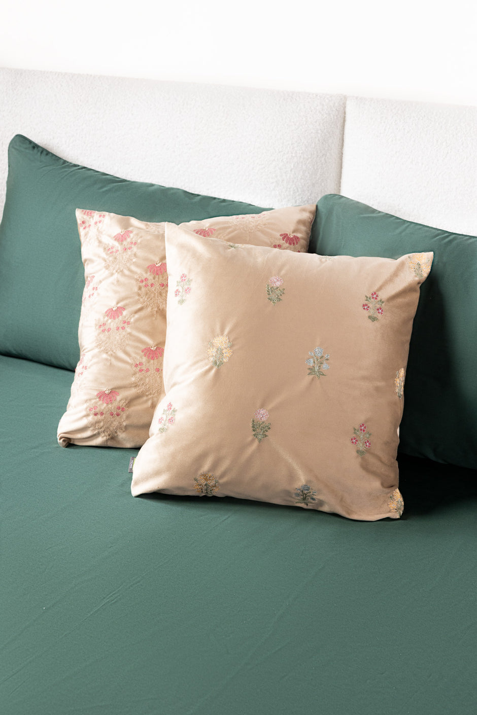 VEC -26-24 Velvet Embroidered Cushion Cover