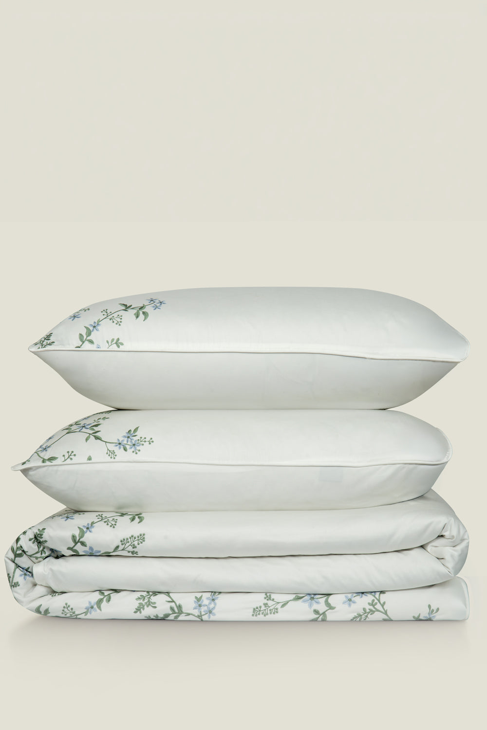 White T-400 Embroidered Quilt Cover set 26
