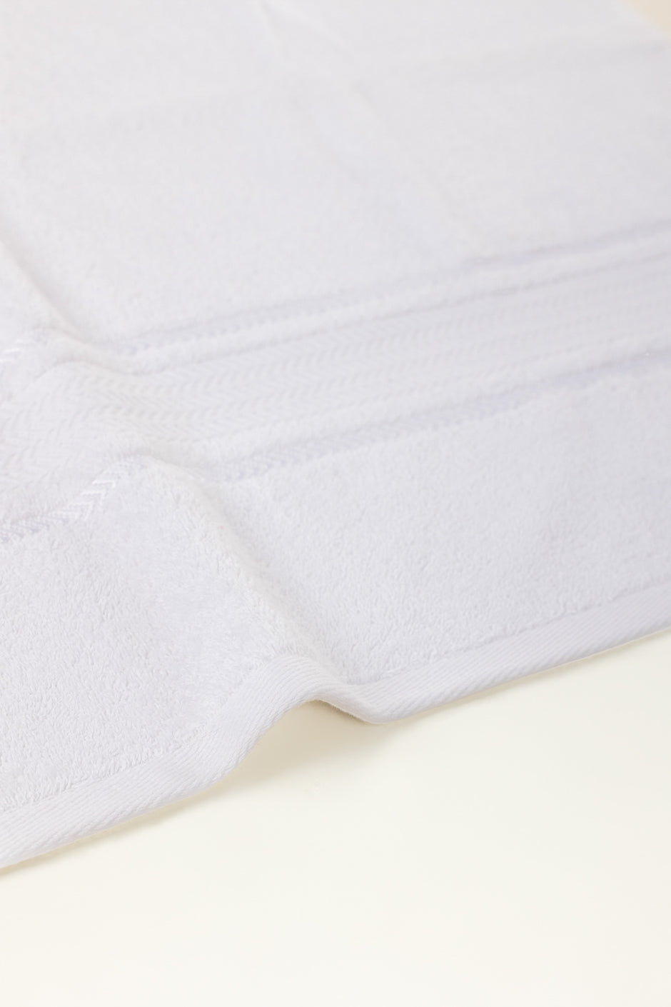 White Combed Towel Viscose 25W