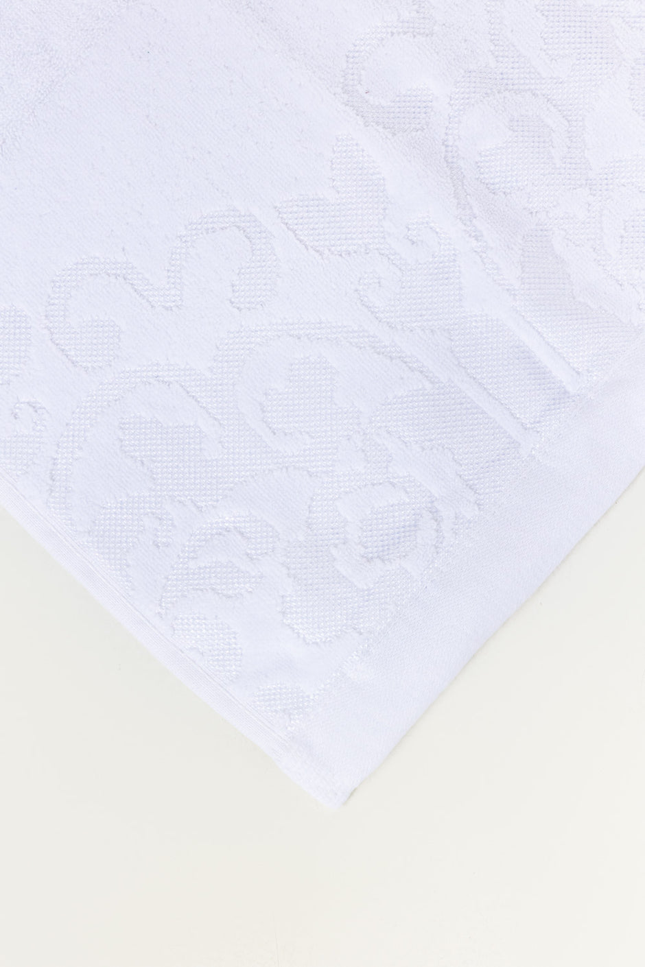 White Jacquard Dyed Towel 25
