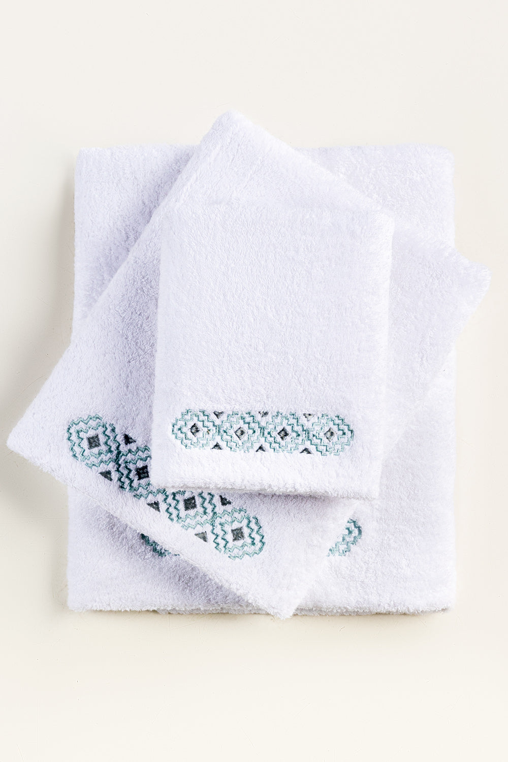 White-3pcs-Embroidered-Towel-Set