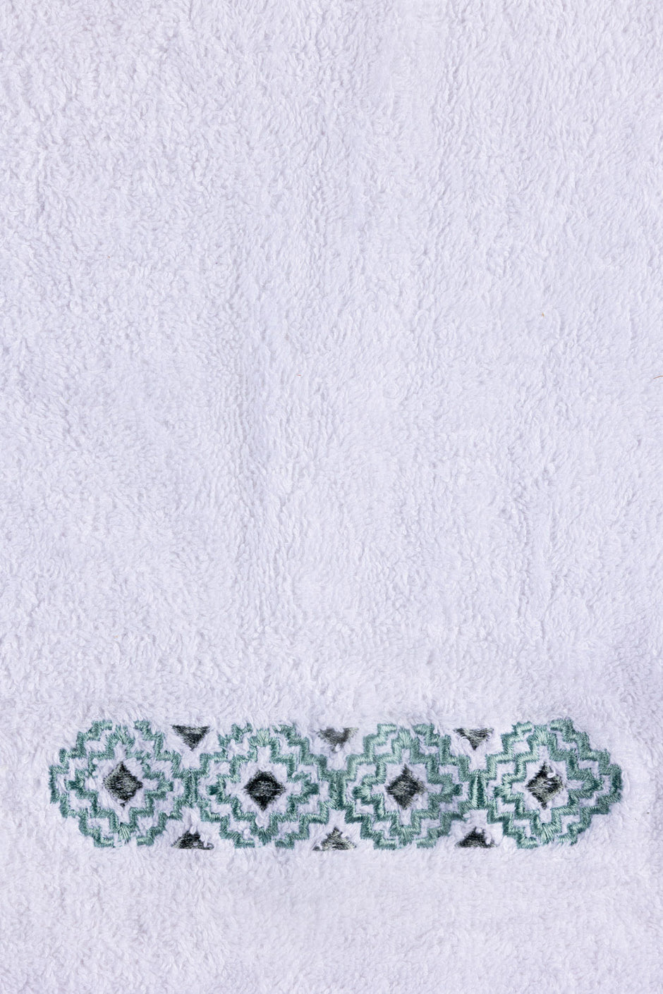 White-3pcs-Embroidered-Towel-Set