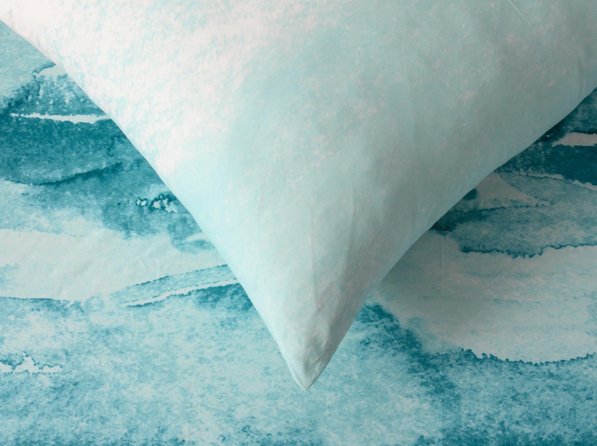 Aqua Ombre Everyday Classic Sheet Set