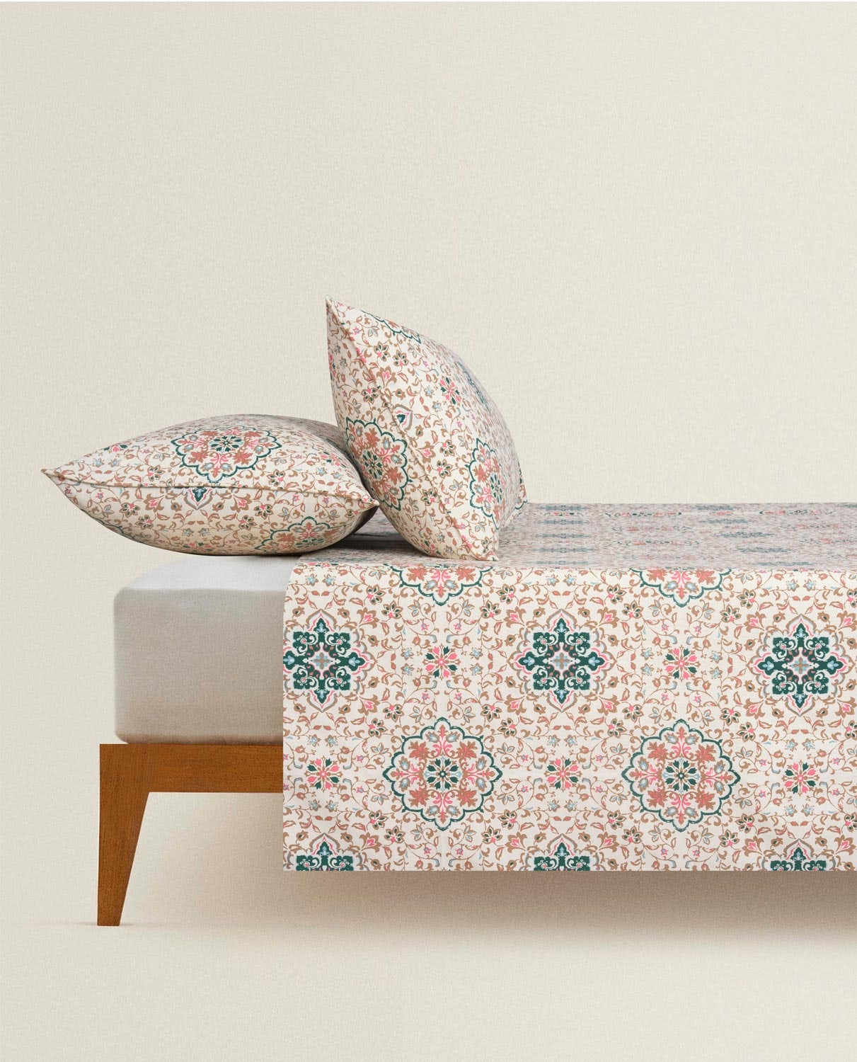 Arabesque T-150 Bed Sheet Set