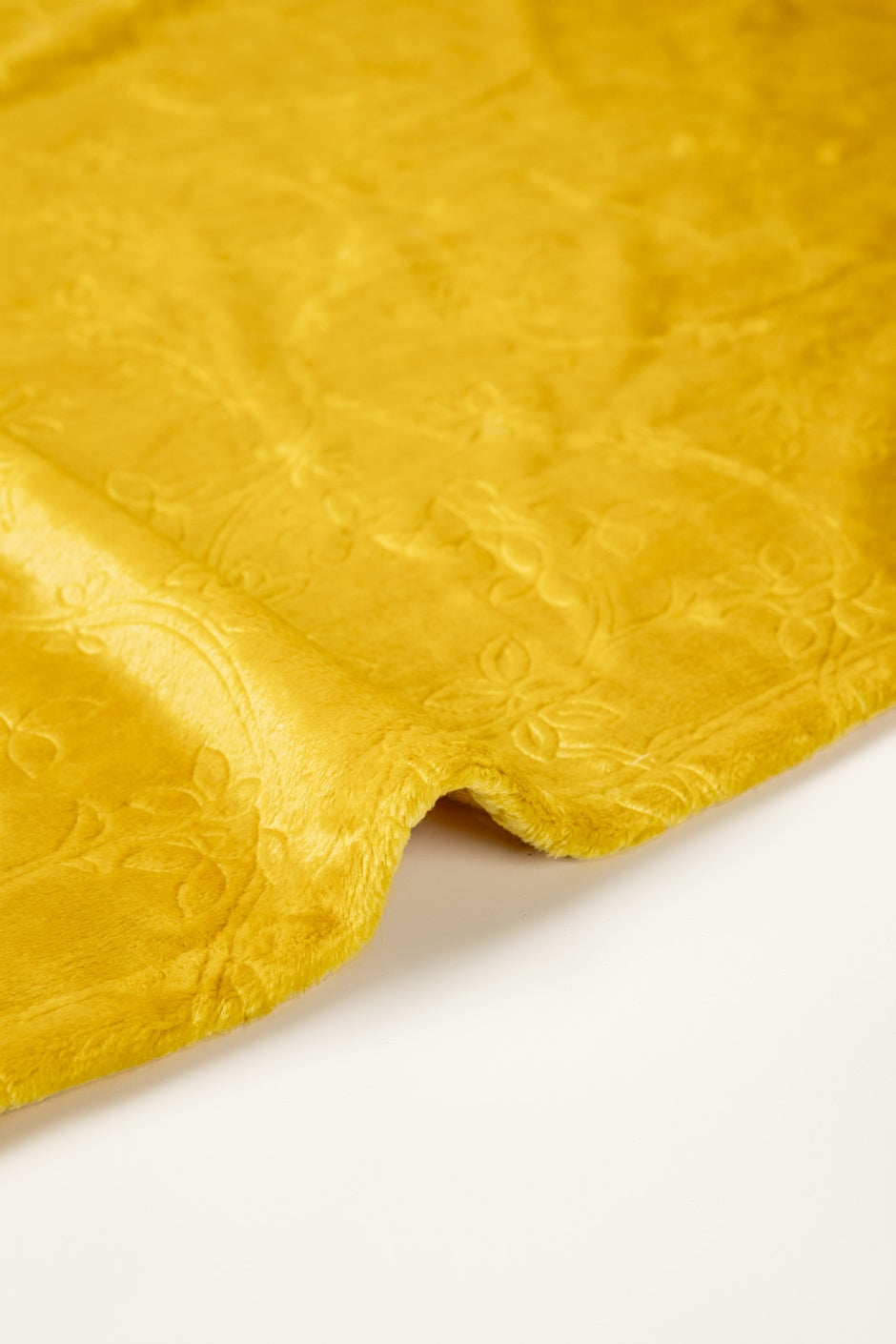 AW24-Arrowwood Embossed Single Ply Fleece Throw