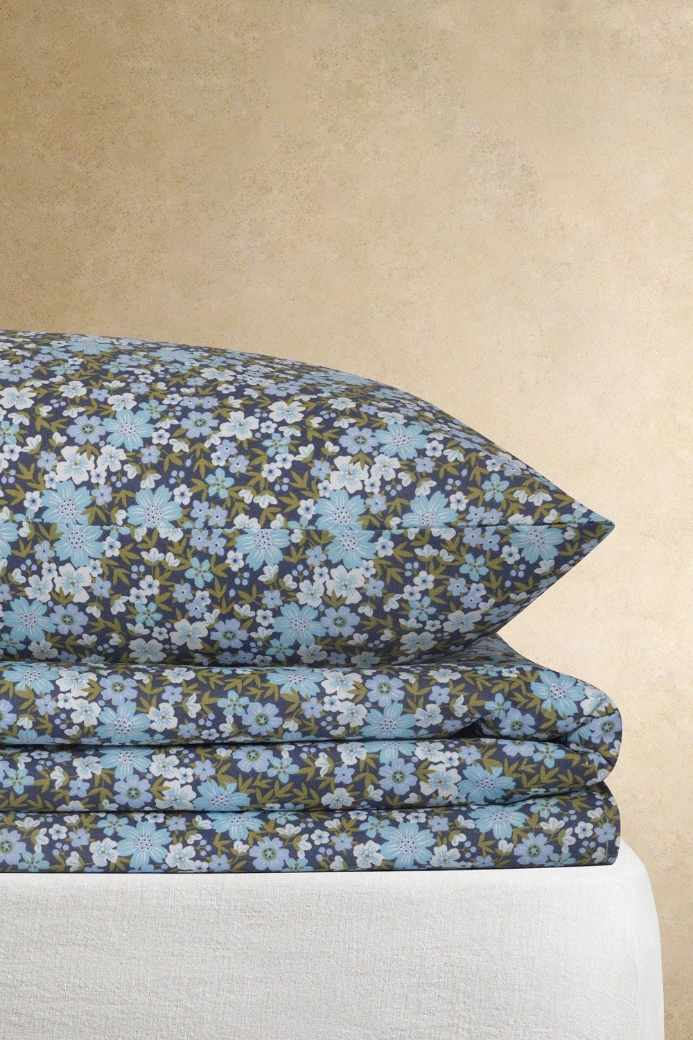 AW24-051 Bed Sheet Set