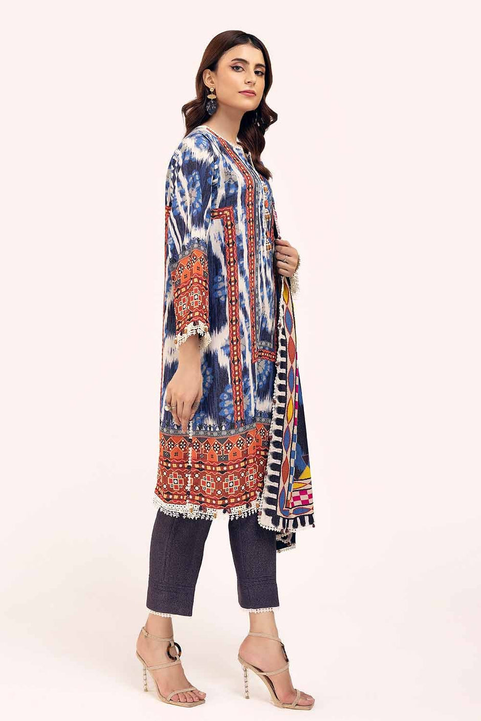 3 Piece Unstitched Printed Karandi Suit