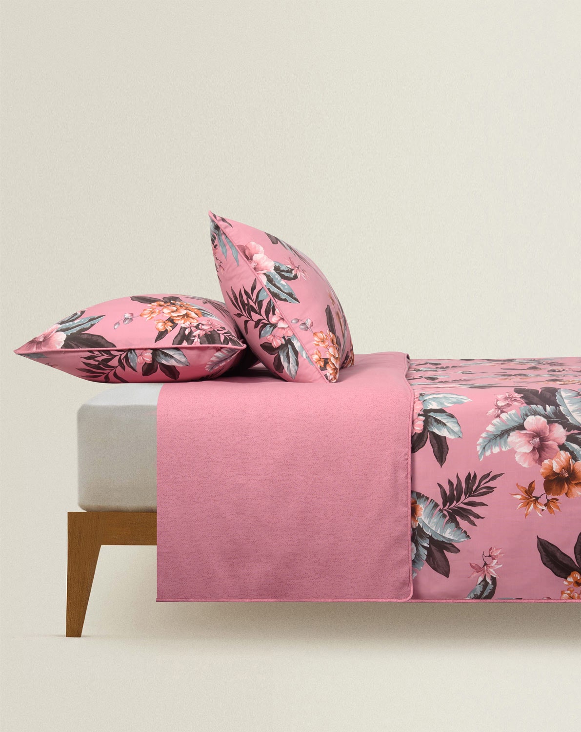Azalea T-150 Quilt Cover Set