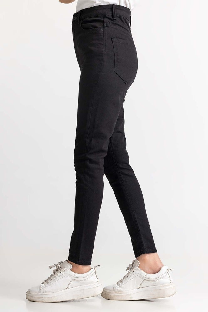 Black Basic Denim Jeans WM-JNS-SS24-001
