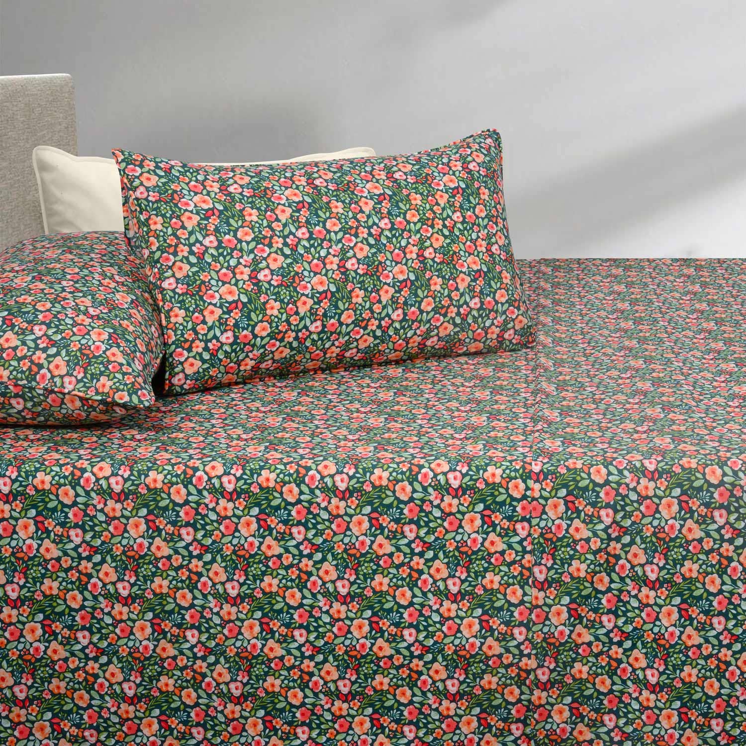 Bloom Bliss T-150 Bed Sheet Set