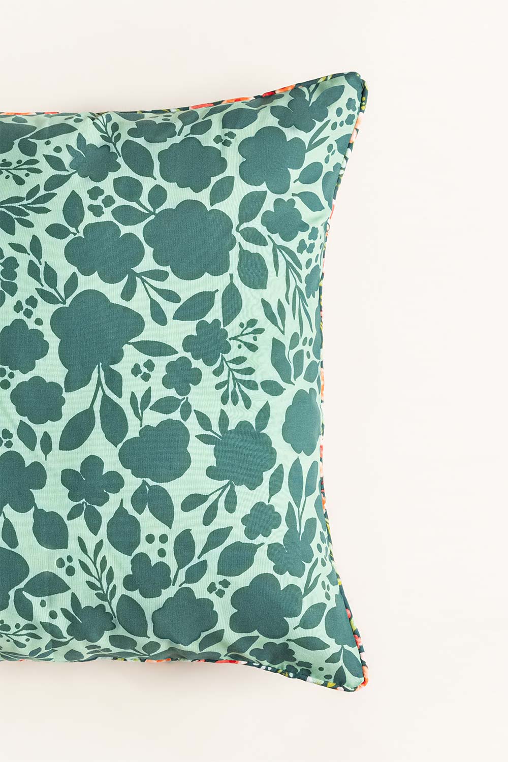 Bloom Bliss T-150 Square Cushion Cover