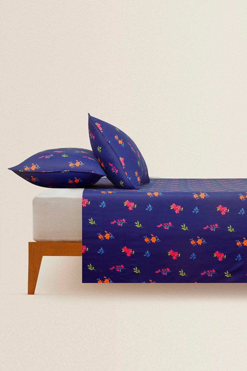 Botanical Charm T-200 Bed Sheet Set