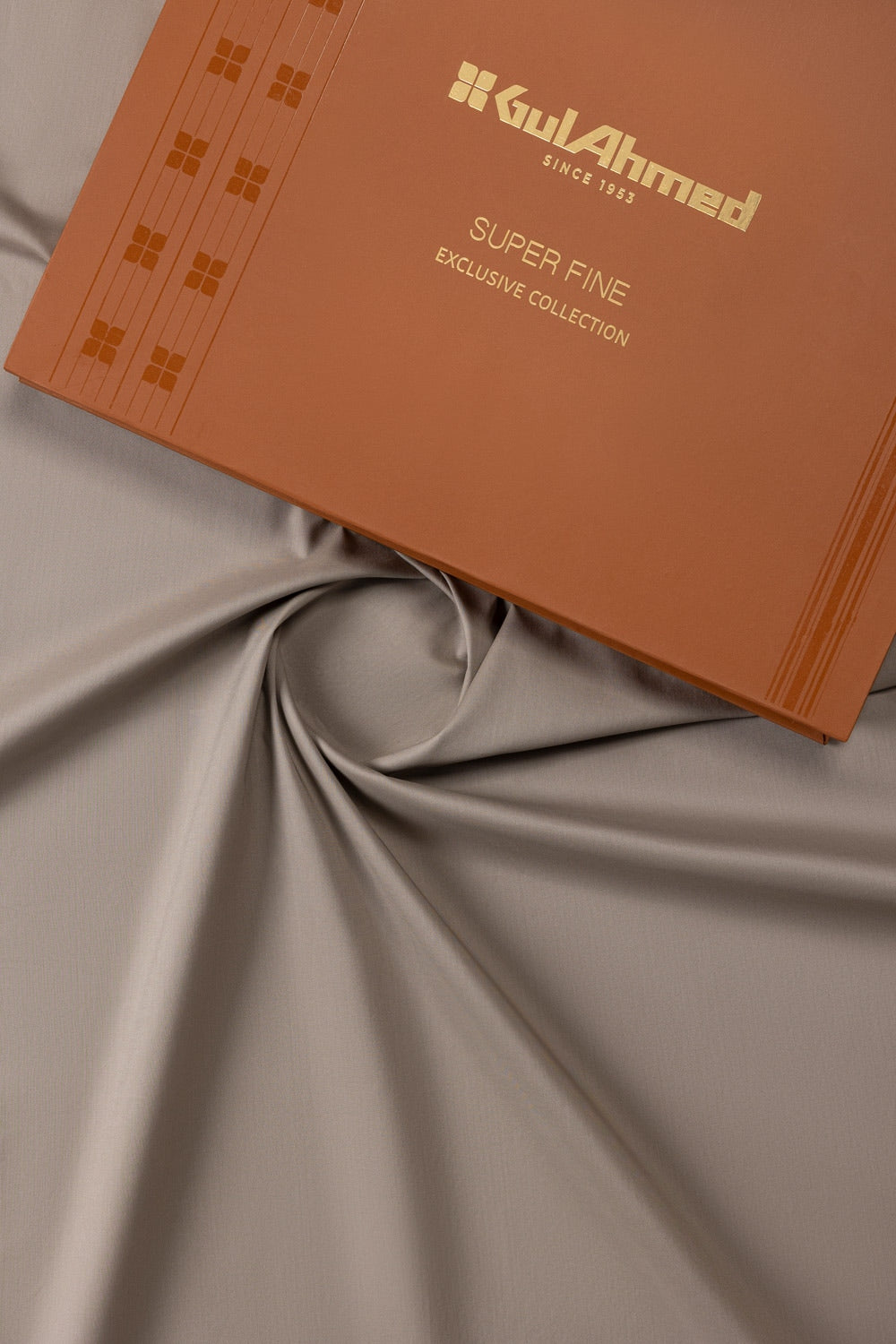 Britanio Classic Unstitched Fabric Cotton with Gift Box