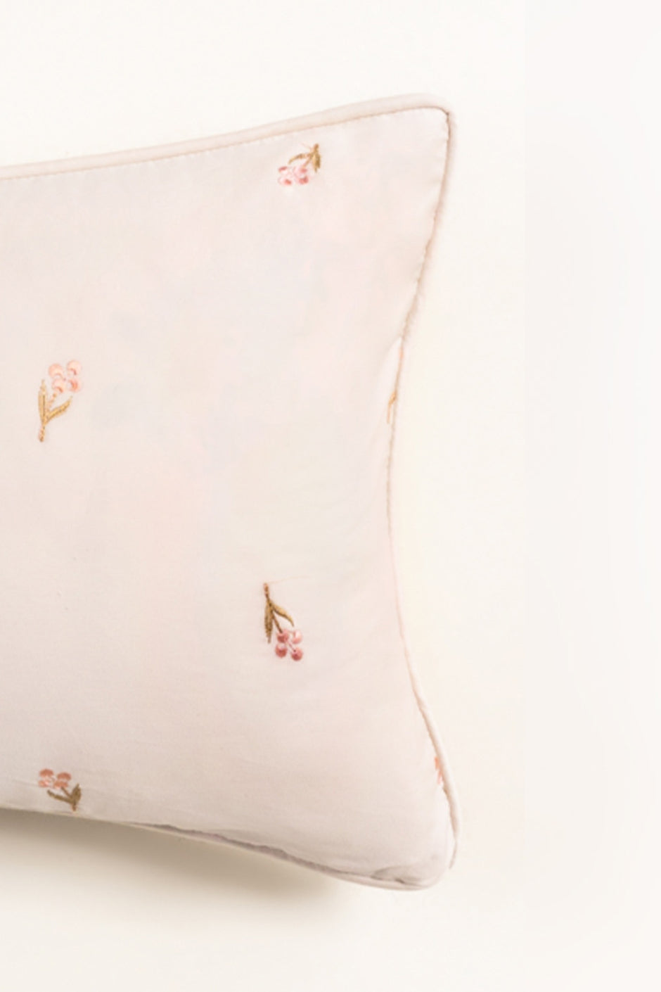 Butter Cream T-400 Embroidered Deck Cushion Cover