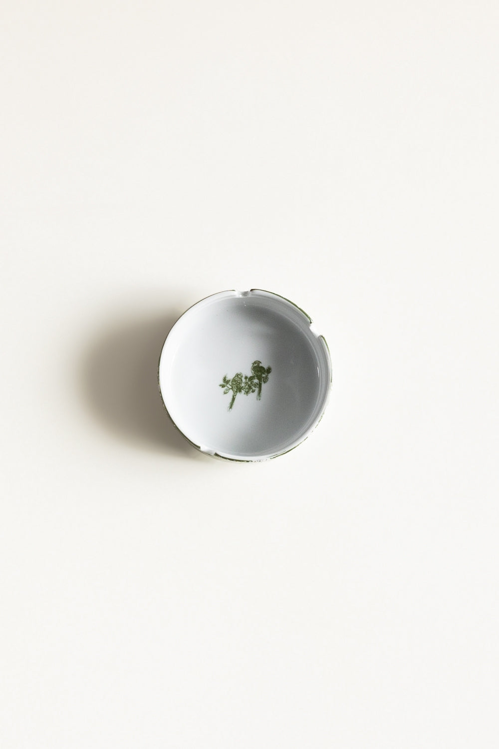 Classic Flora Ash Tray Round