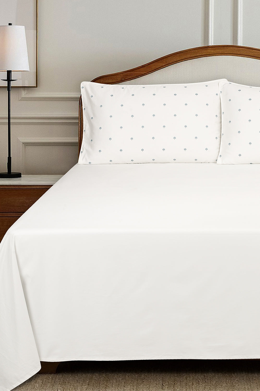 Cloud White T-400 Embroidered Bed Sheet Set
