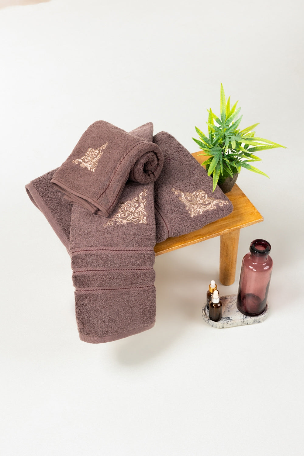 Cocoa Combed Embroidered towel