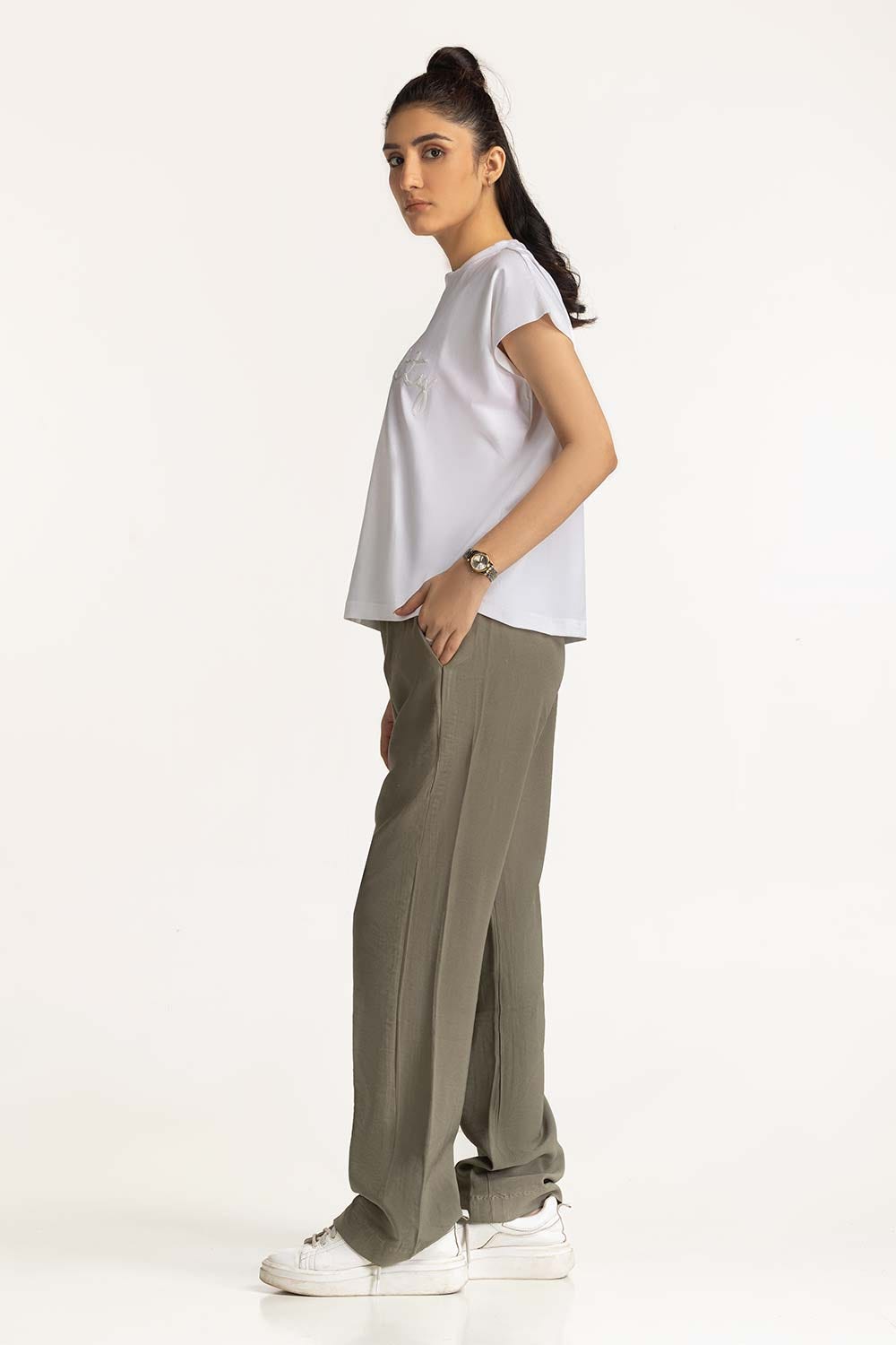 Crew Neck Embroidered Tee WM-KTP-SS24-038