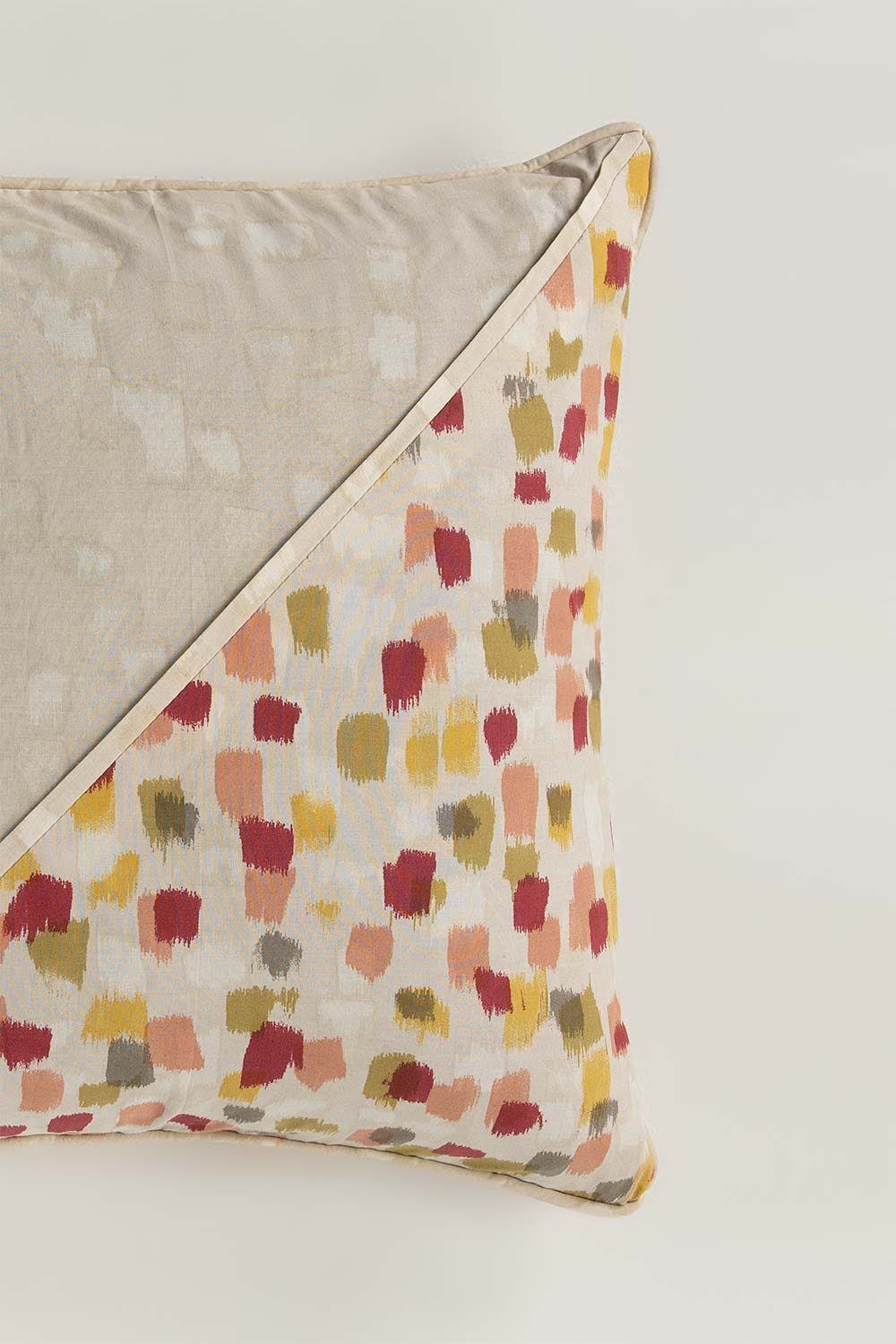 Dashes T-150 Square Cushion Cover