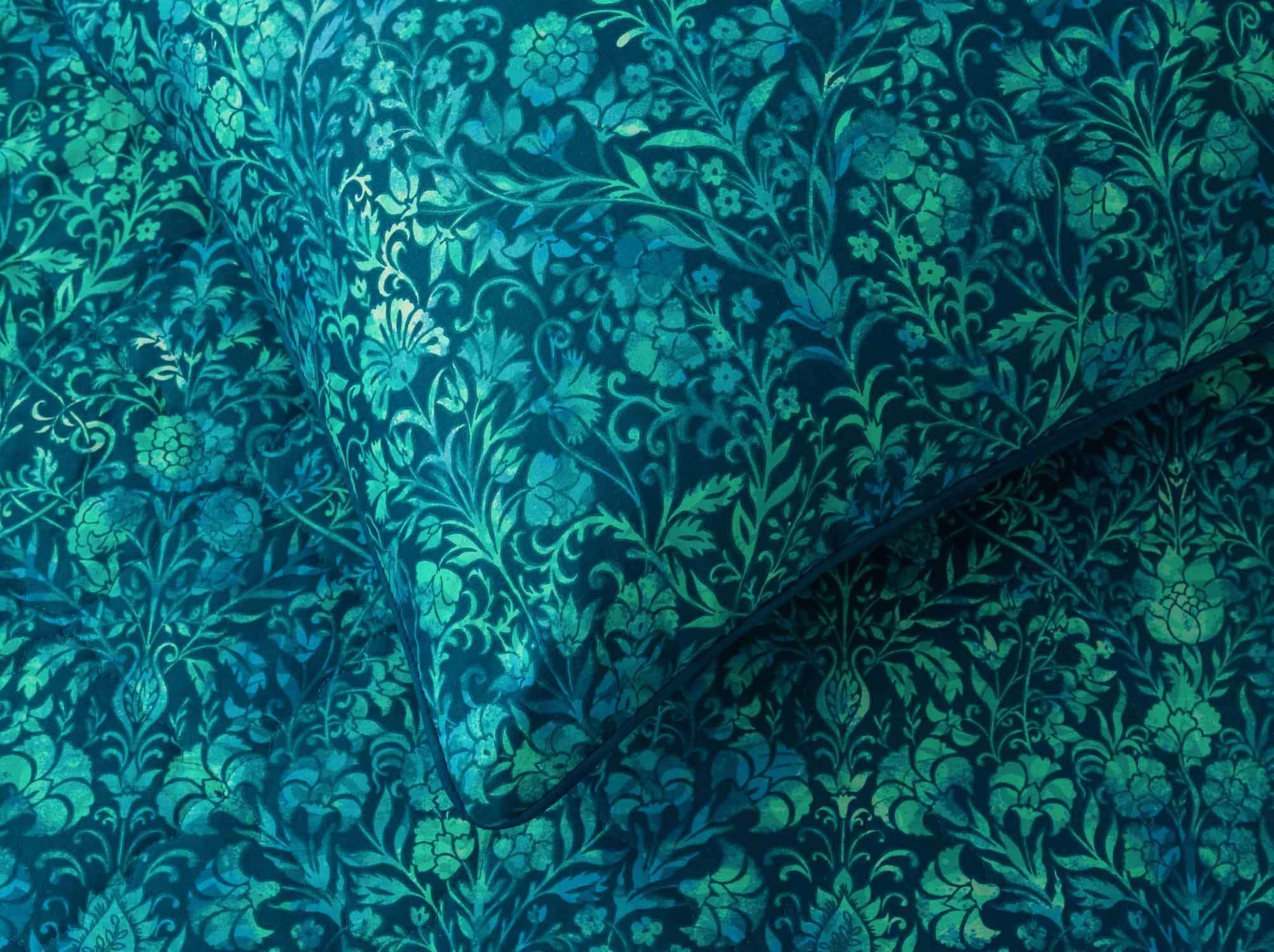 Deep Ocean T-200 Bed Throw