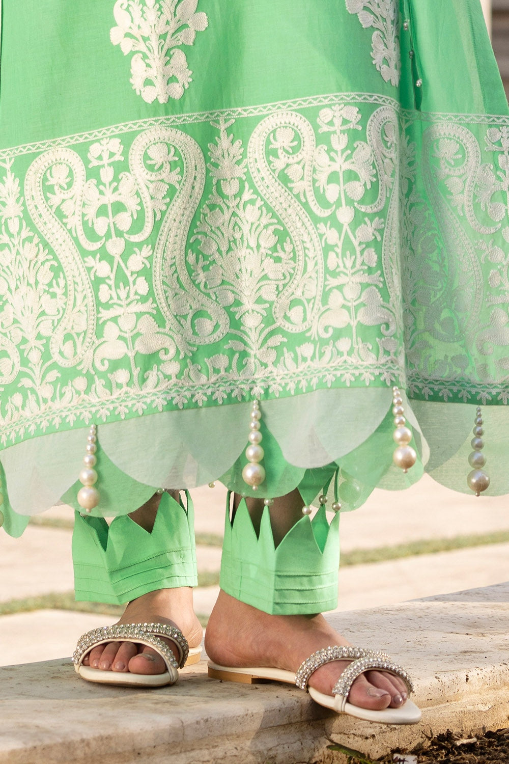 3 Piece Unstitched Embroidered Lawn Suit with Embroidered Chiffon Dupatta FE-52101