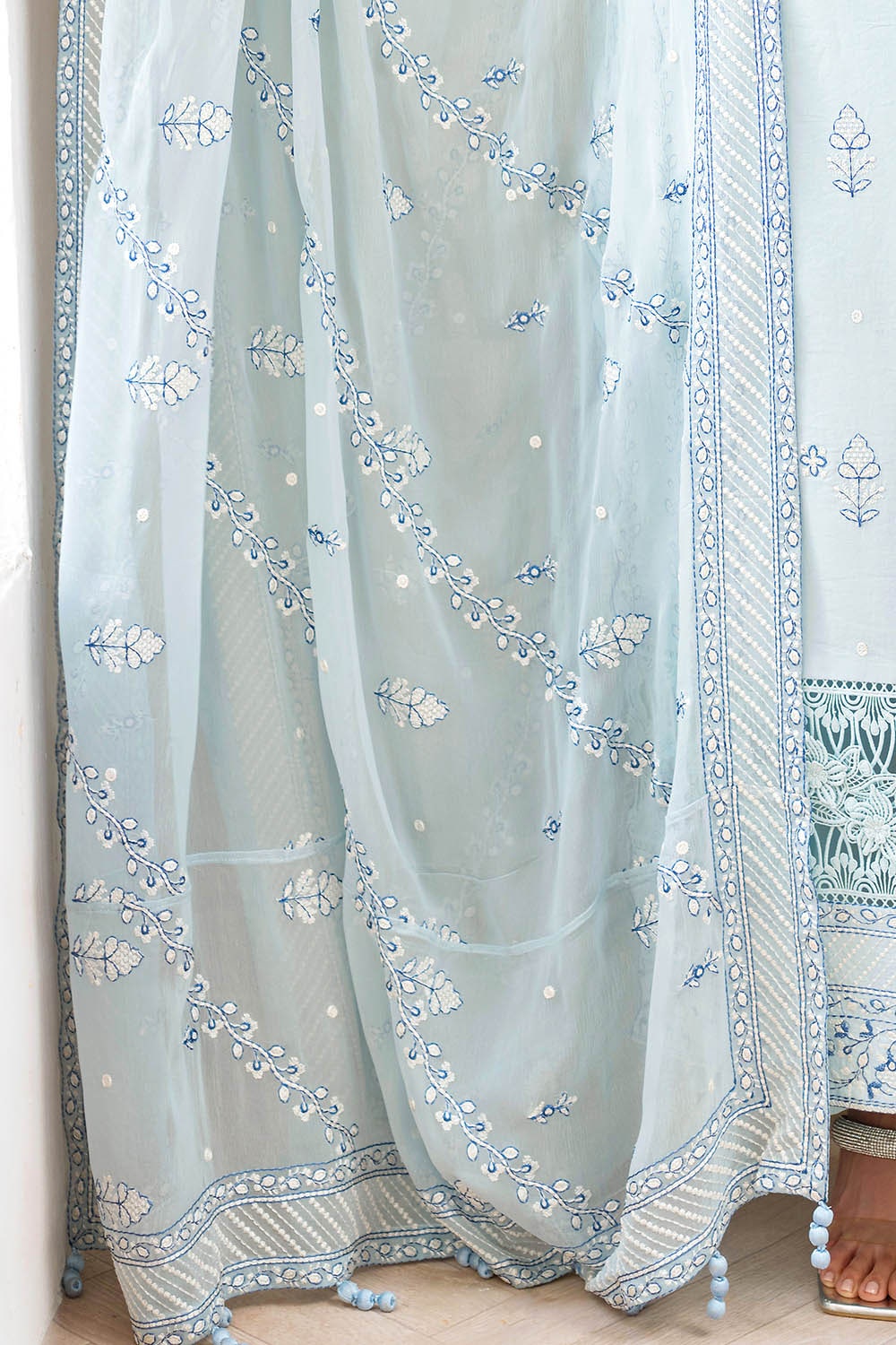 3 Piece Unstitched Embroidered Lawn Suit with Embroidered Chiffon Dupatta FE-52141
