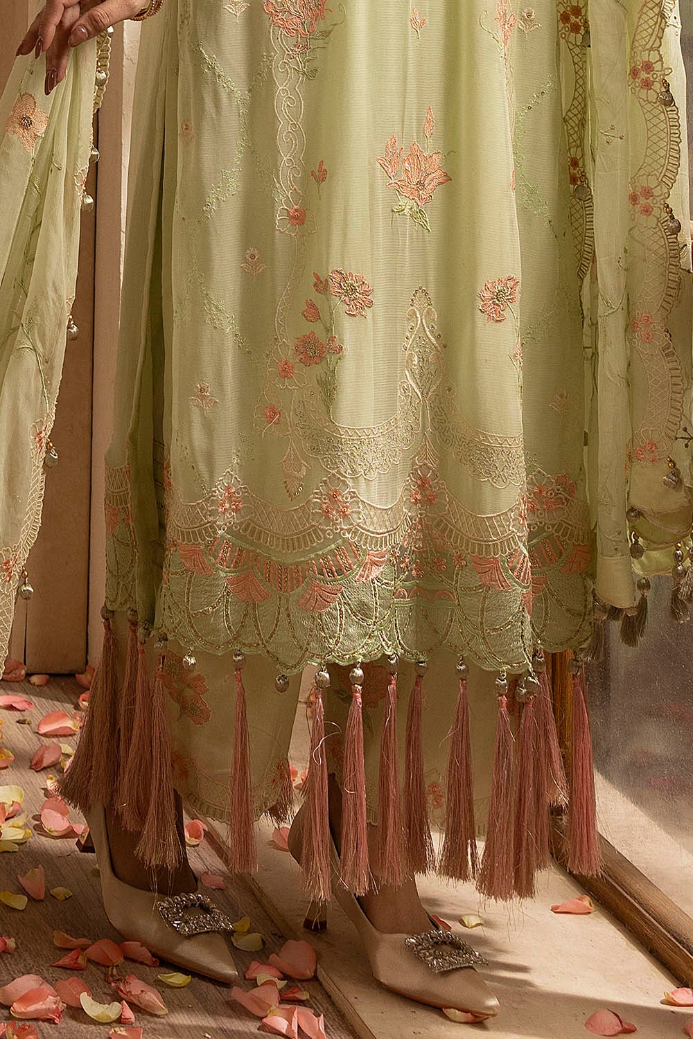 3 Piece Unstitched Embroidered Chiffon Suit with Embroidered Chiffon Dupatta LE-52018