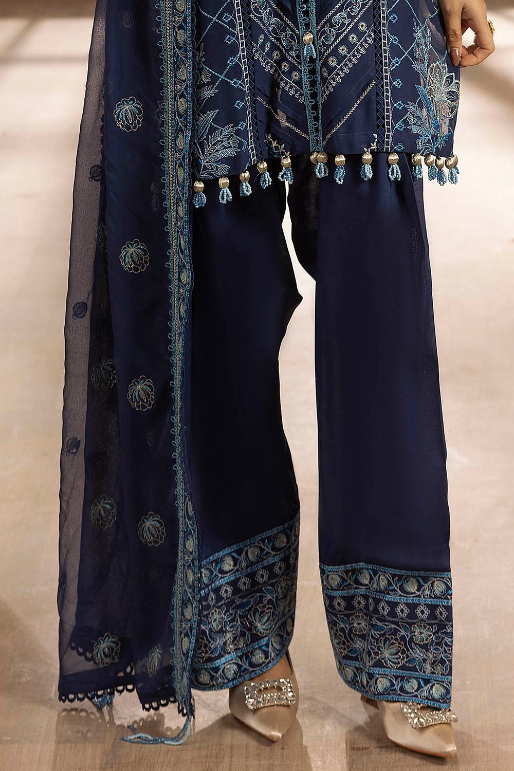 3 Piece Unstitched Embroidered Swiss Voile Suit with Embroidered Chiffon Dupatta LSV-52019