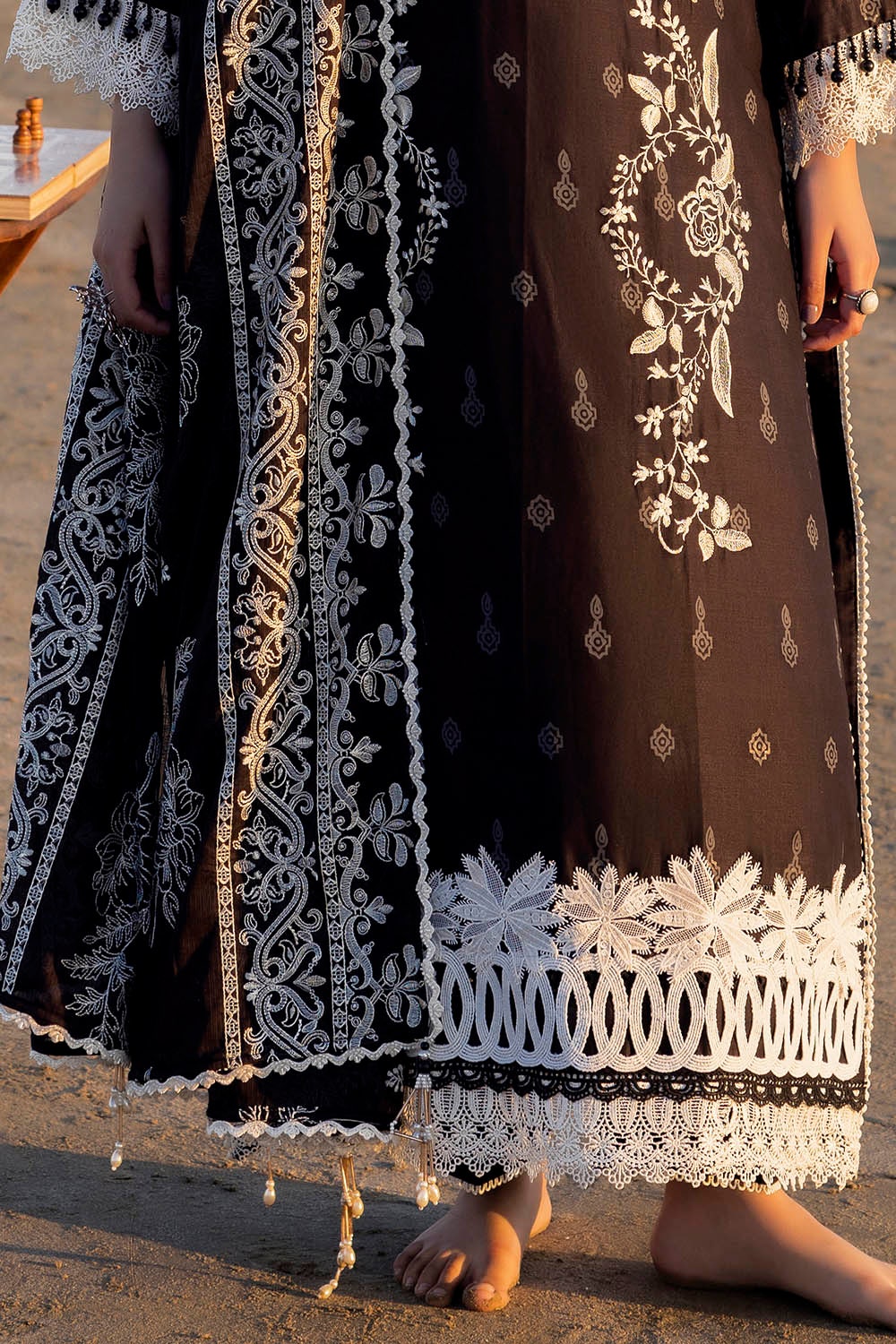 3 Piece Unstitched Embroidered Lawn Suit with Embroidered Denting Lawn Dupatta DN-52016