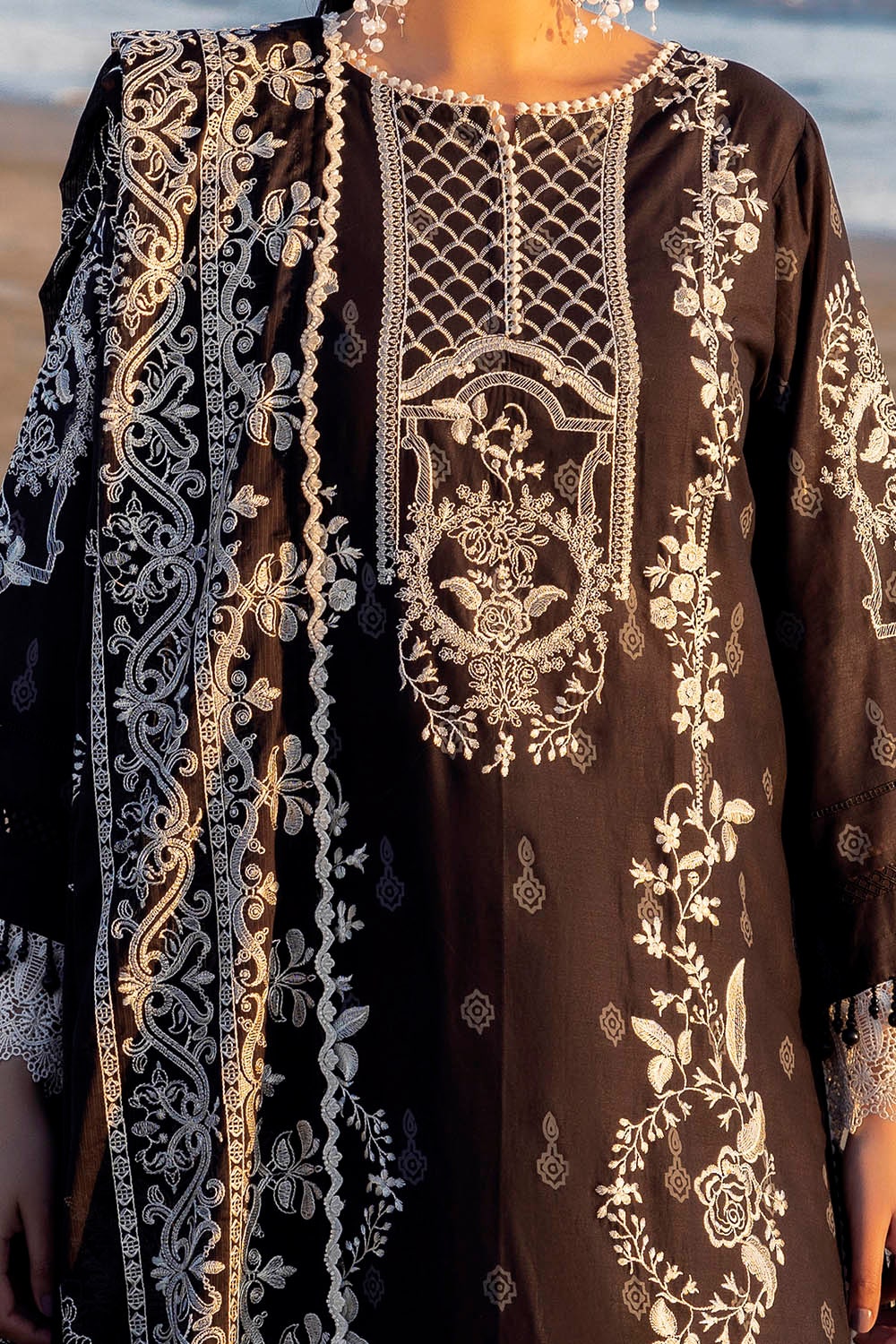 3 Piece Unstitched Embroidered Lawn Suit with Embroidered Denting Lawn Dupatta DN-52016