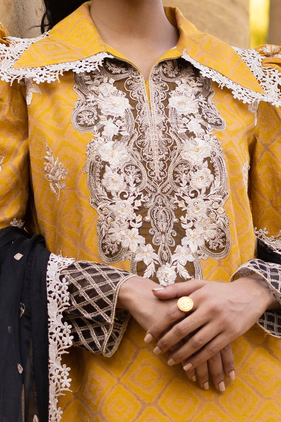 3 Piece Unstitched Embroidered Jacquard Suit with Embroidered Organza Dupatta FE-52001