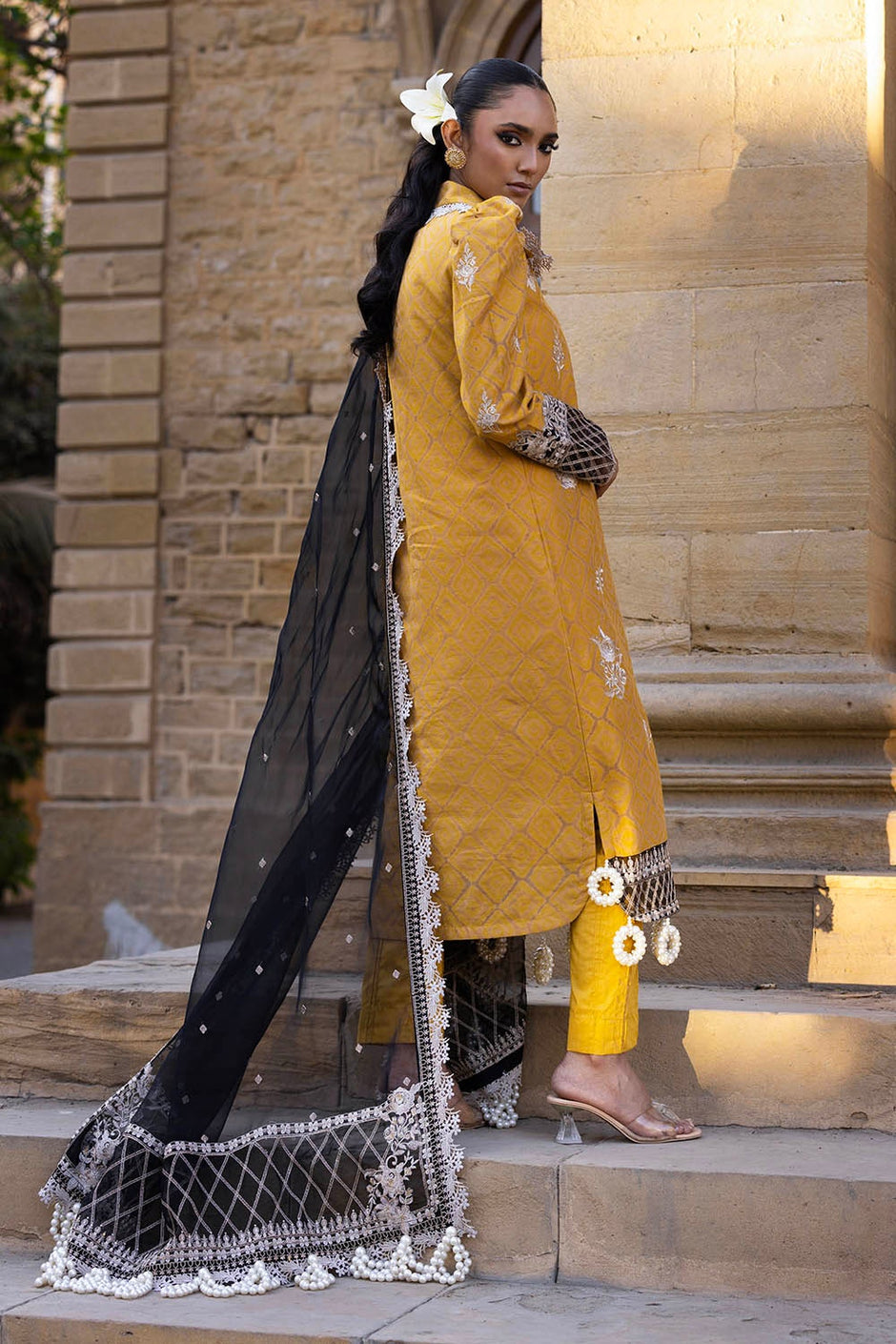 3 Piece Unstitched Embroidered Jacquard Suit with Embroidered Organza Dupatta