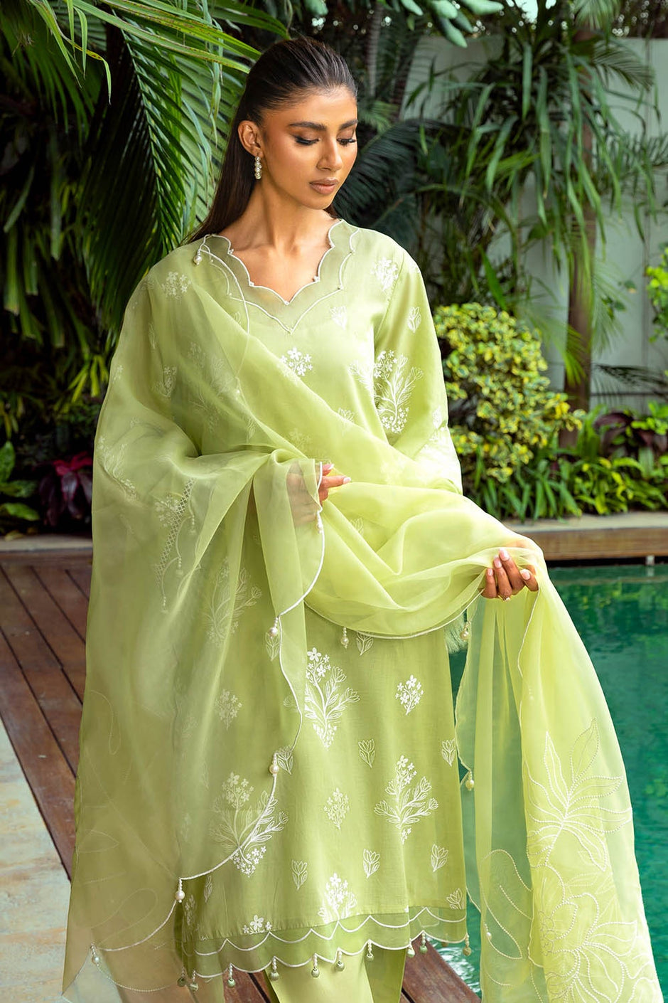 3 Piece Unstitched Lacquer Printed Lawn Suit with Embroidered Organza Dupatta