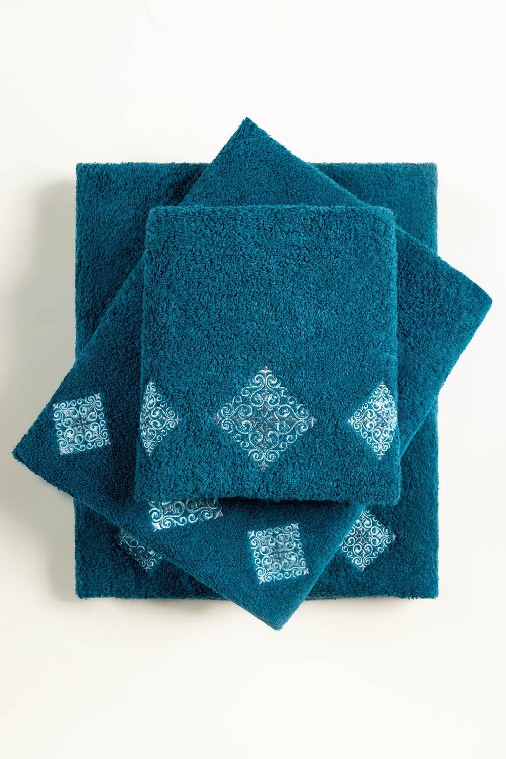 Enamel Combed 3Pc Embroidered towel set
