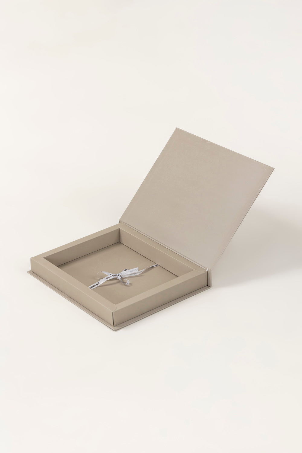 Fawn Unstitched Fabric Gift Box With Eva Sheet & Hand bag