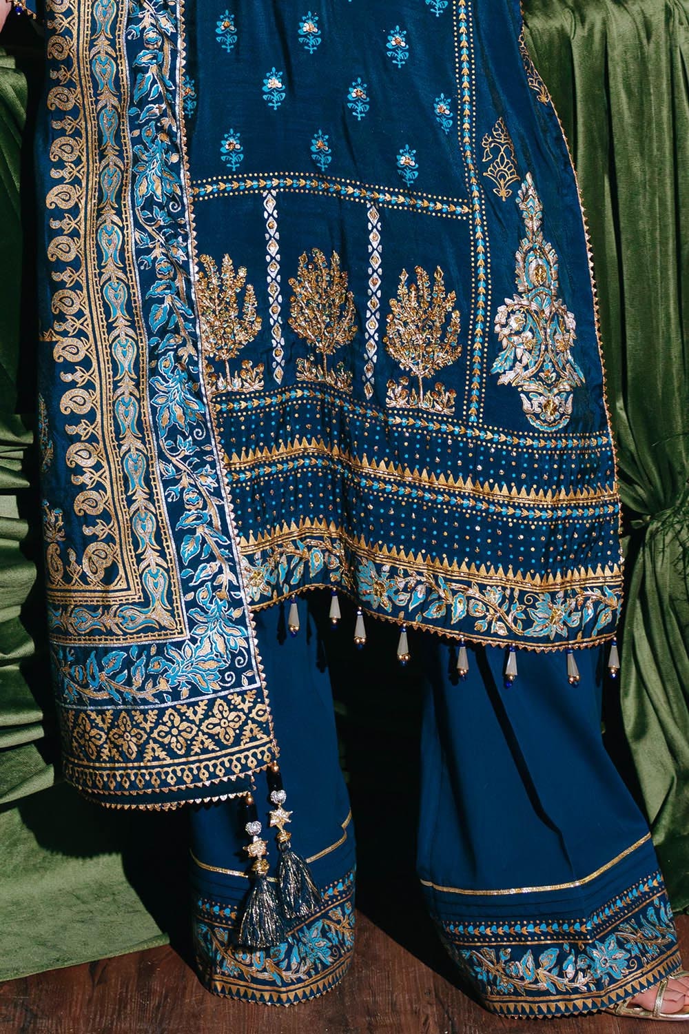 3 Piece Unstitched Embroidered Paper Cotton Suit with Paper Cotton Dupatta FE-52095