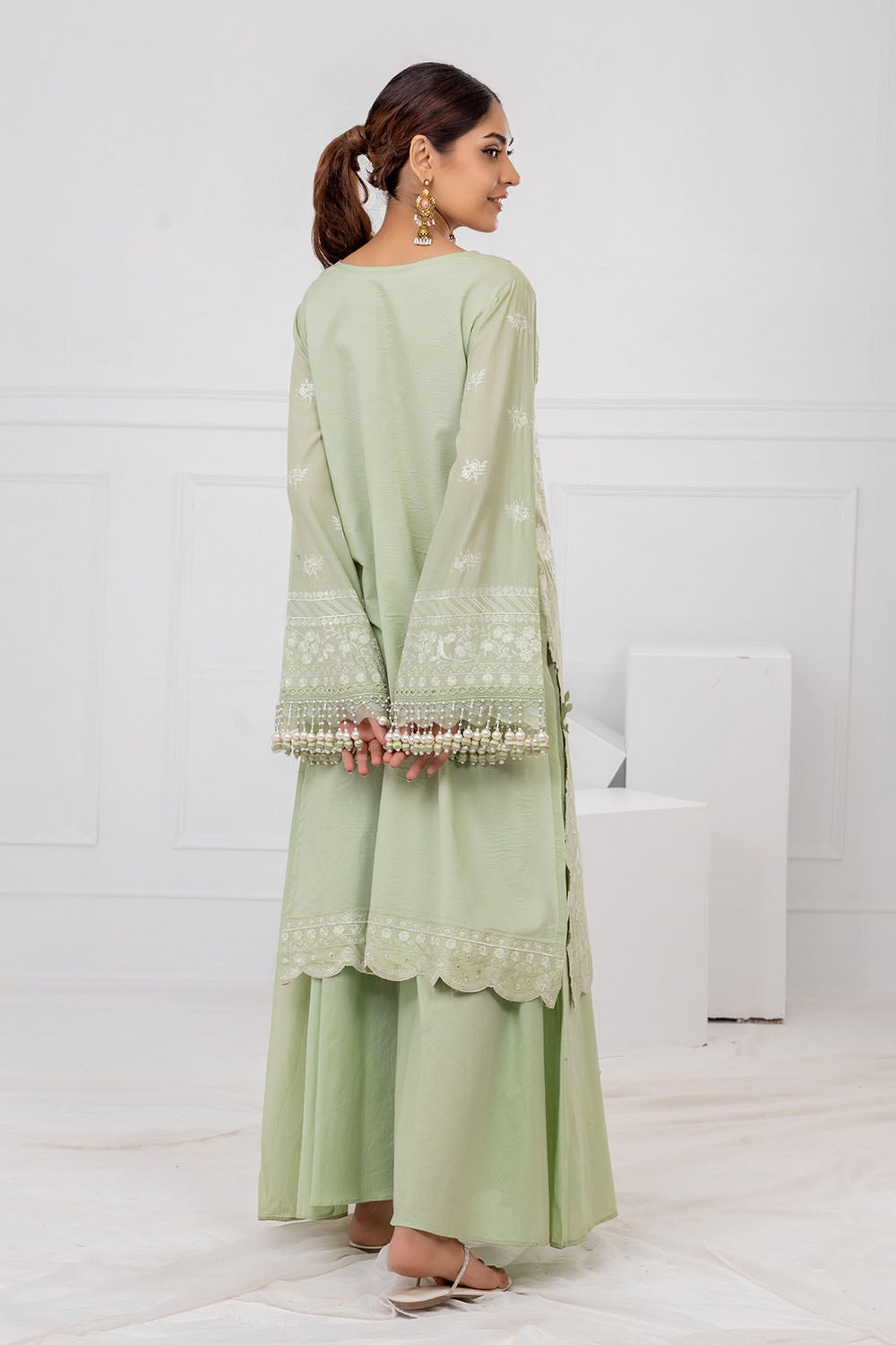 2 Piece Unstitched Embroidered Lawn Suit FE-52114