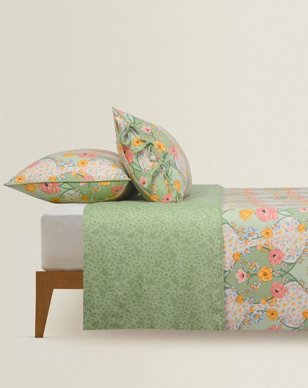 Flora Vogue T-200 Quilt Cover Set