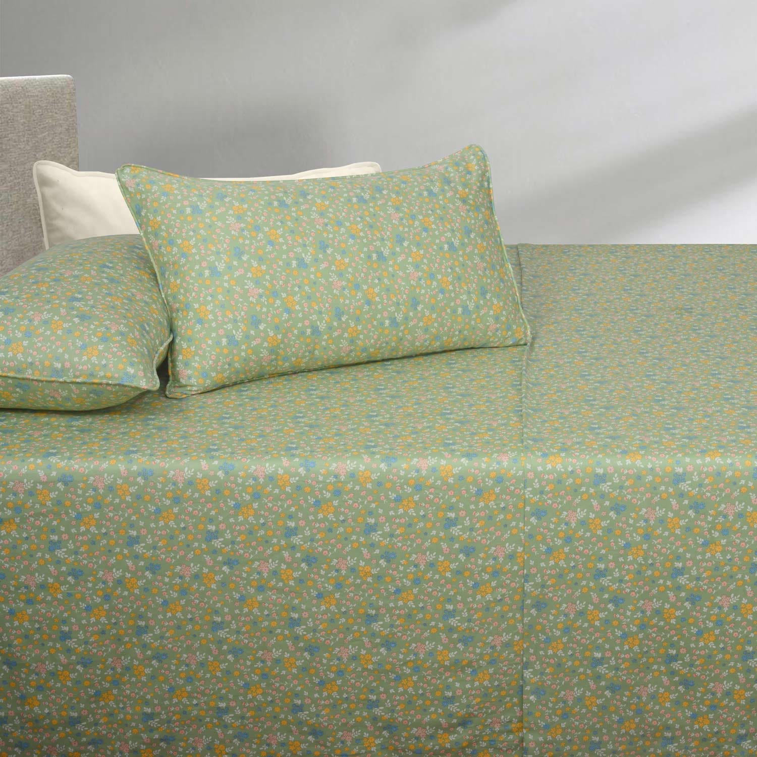 Flora Vogue T-200 Bed Sheet Set
