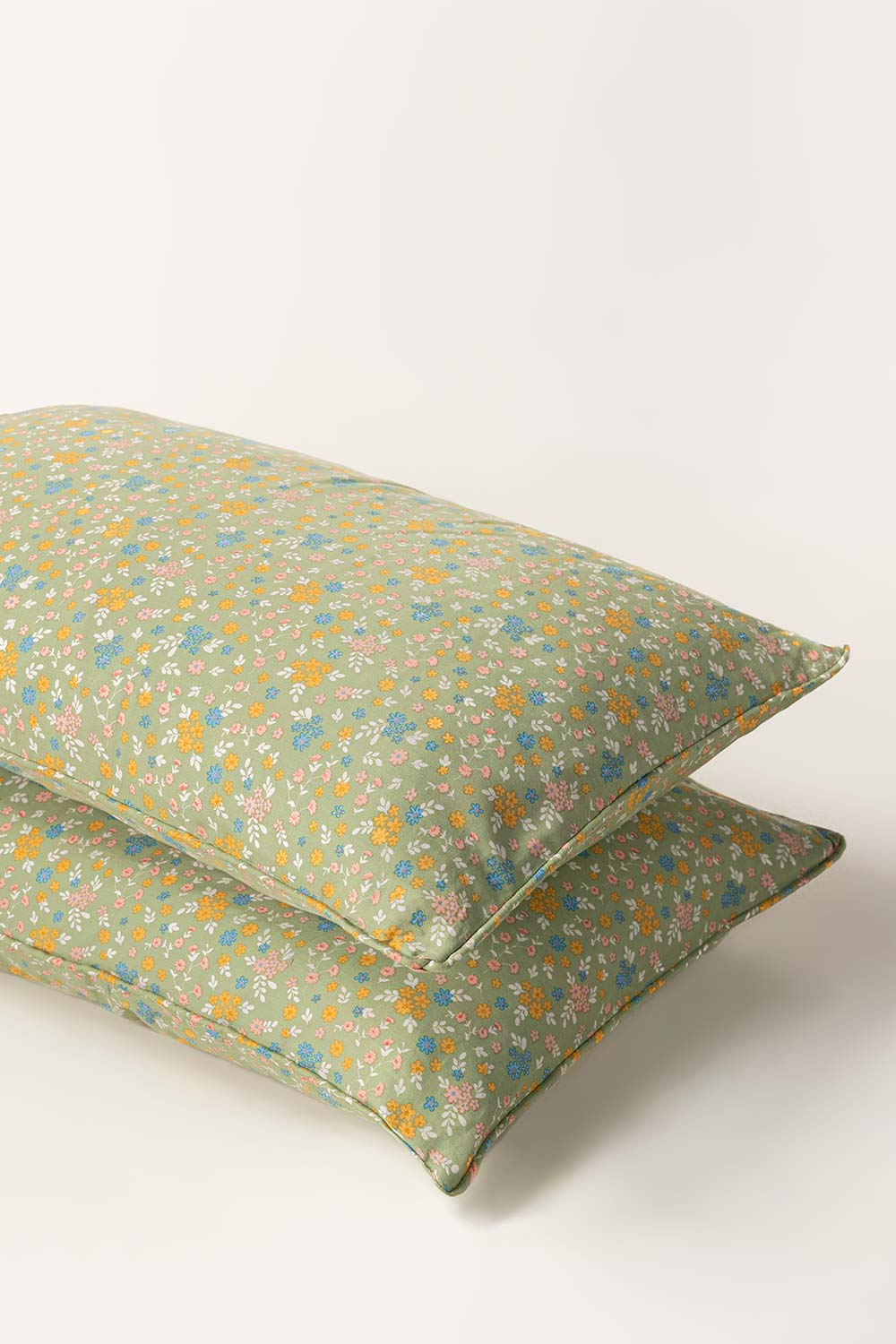 Flora Vogue T-200 Pillow Cover Set