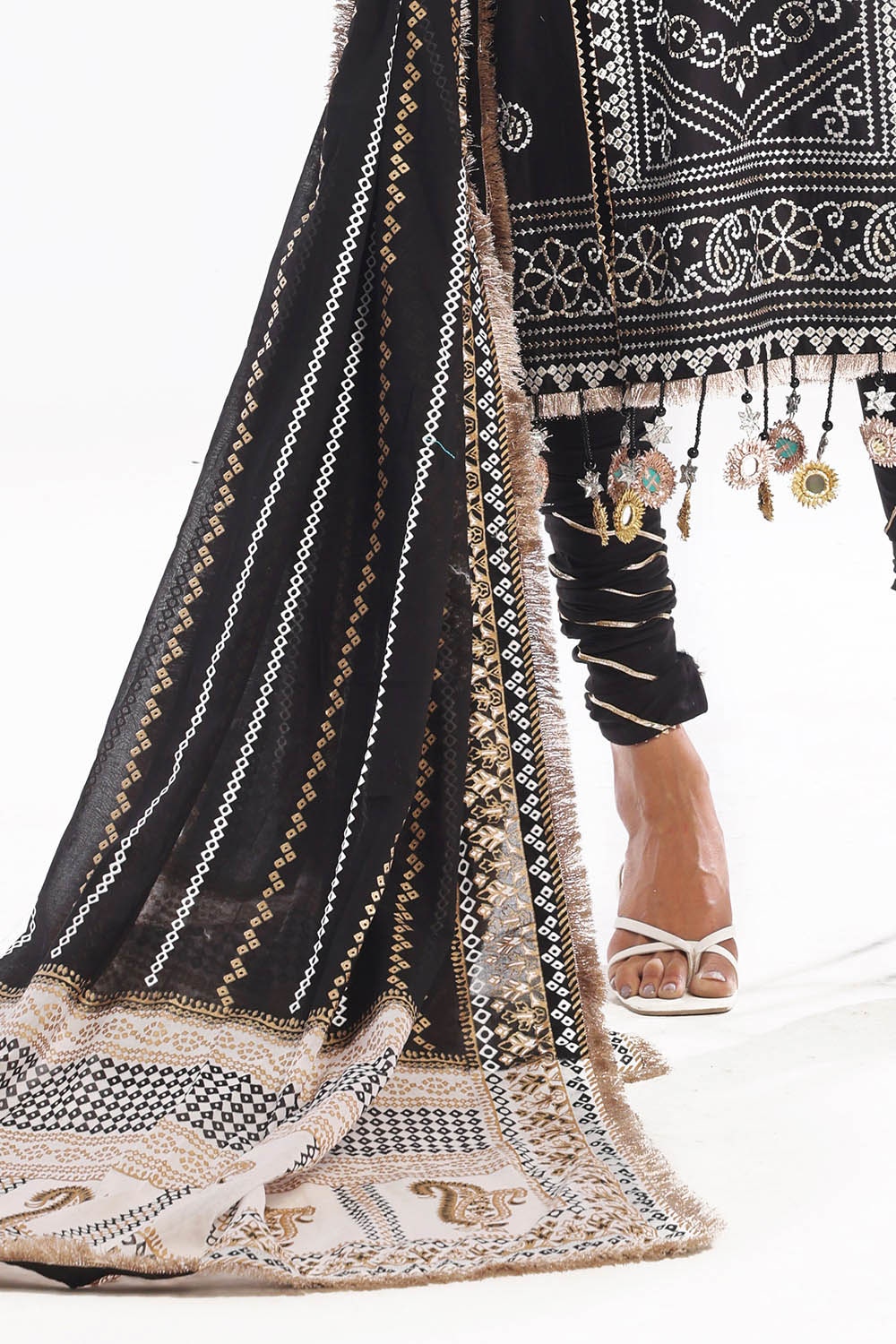 3 Piece Unstitched Zari Embroidered Lawn Suit with Gold Lacquer Printed Lawn Dupatta  CL-52407