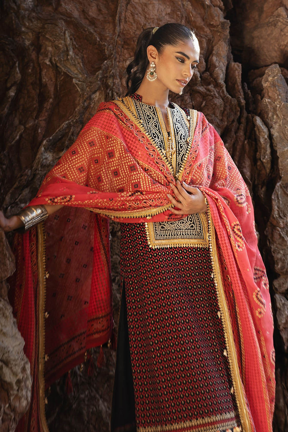 3 Piece Unstitched Embroidered Chiffon Suit with Gold Lacquer Embroidered Printed Chiffon Dupatta