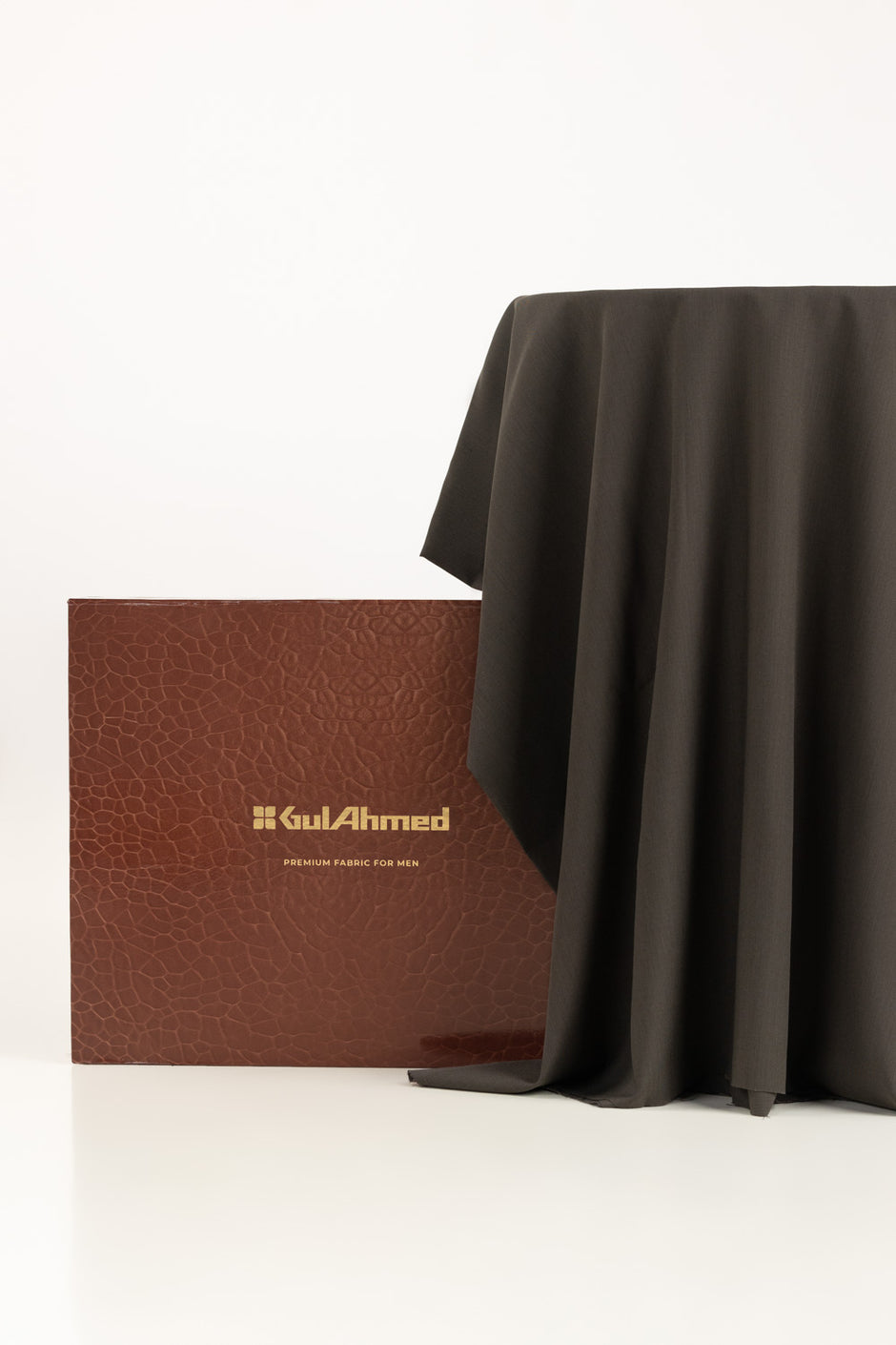 Gul 900 Fusion Unstitched Fabric Blended with Gift Box