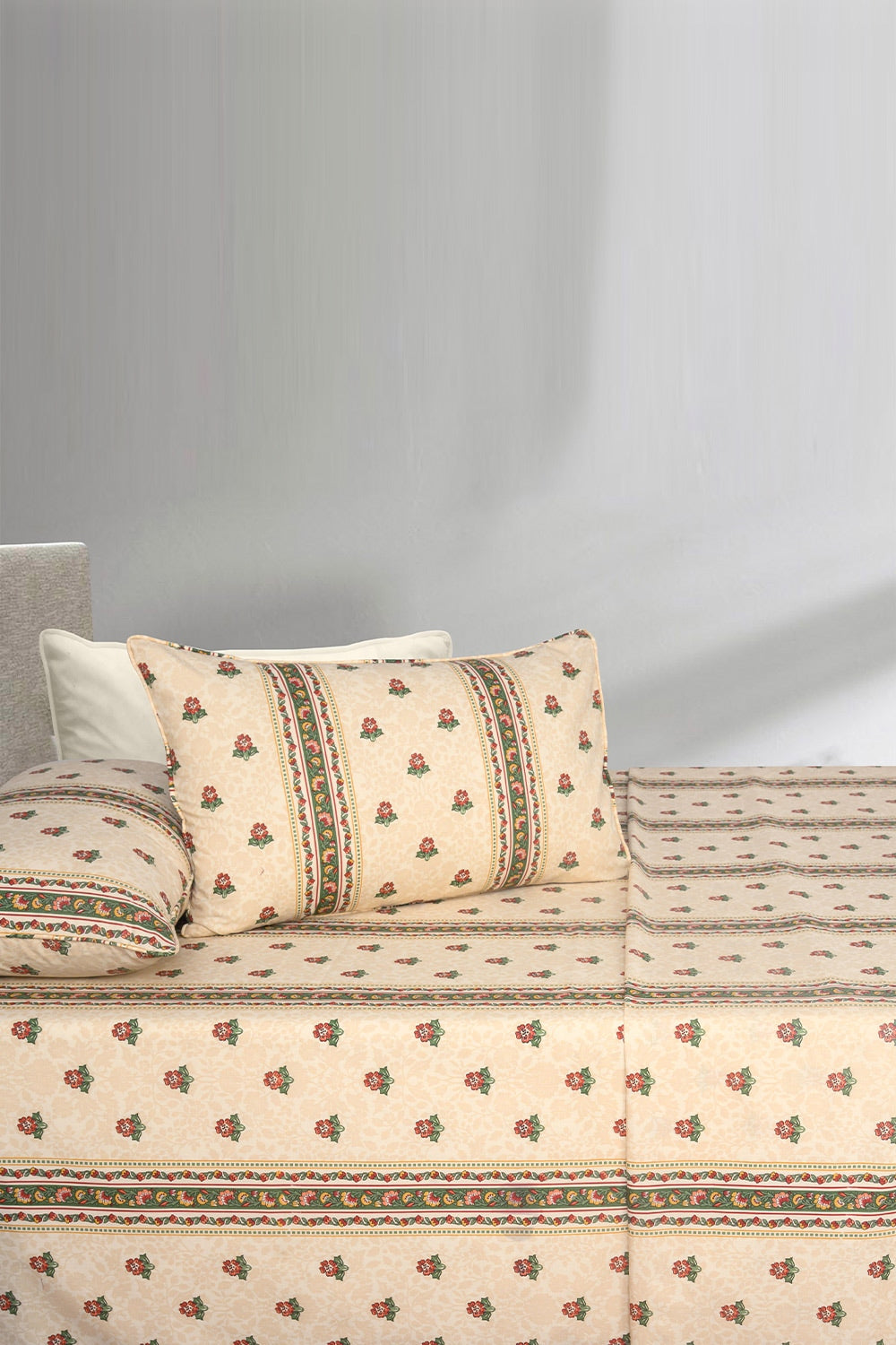 Gul Bahar T-150 Bed Sheet Set