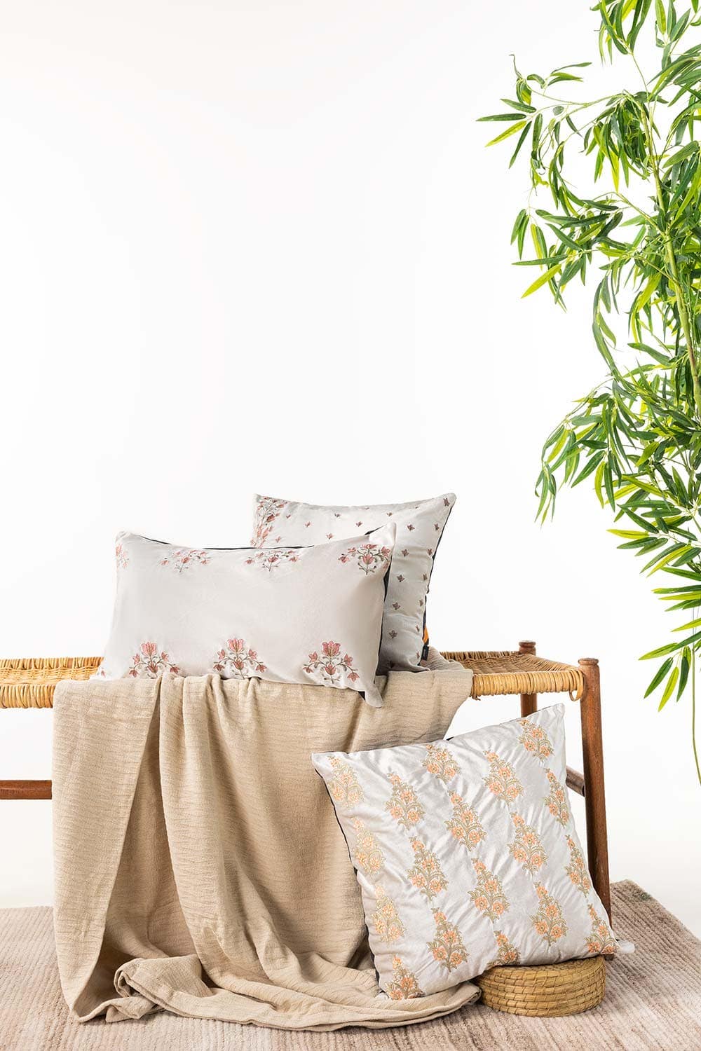 Gul bahar 2 Velvet Embroidered Cushion Cover